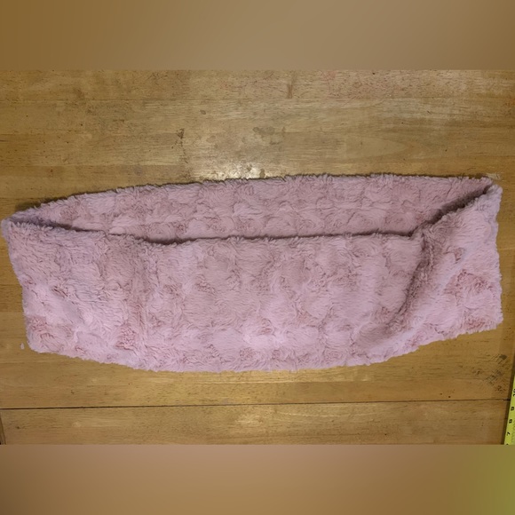 New LOFT Pink Plush Infinity Scarf NWT - Picture 2 of 9